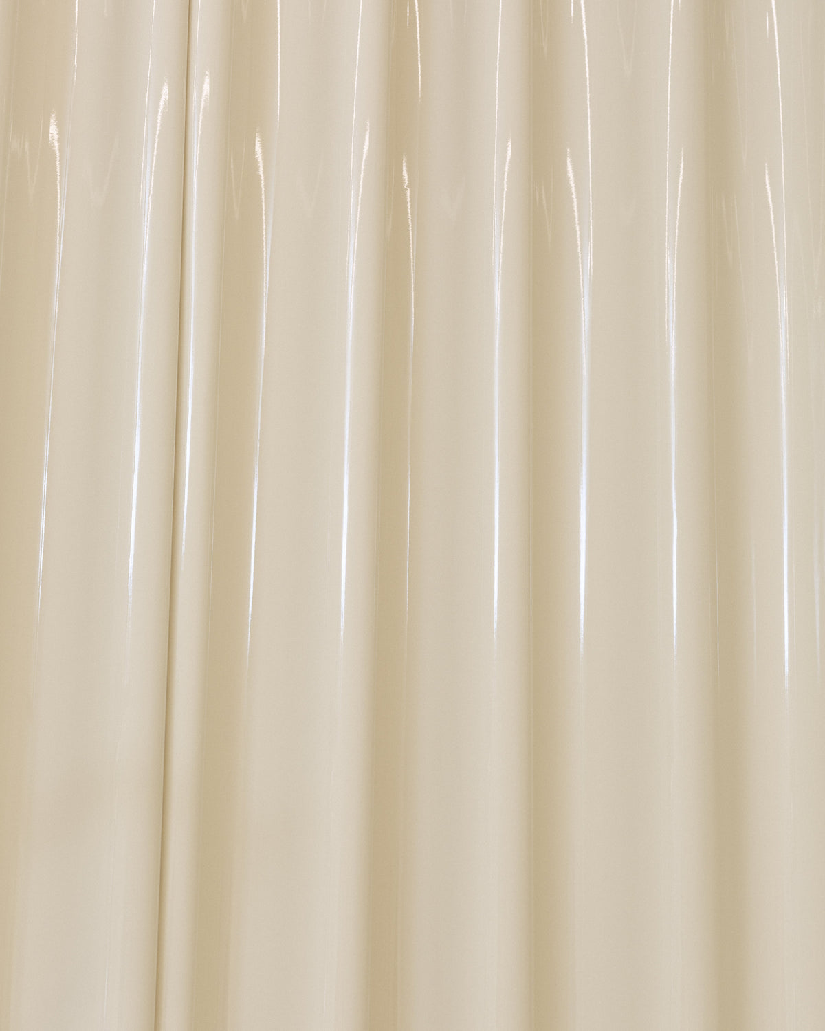 SHINY LACQUER - glossy & minimal